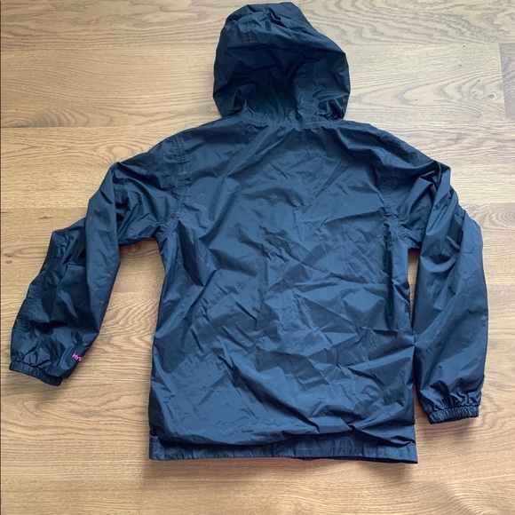The north face wind breaker - Picture 3 of 3